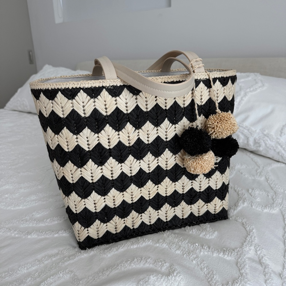 BTB Los Angeles Shoulder Straw Bag Tote
